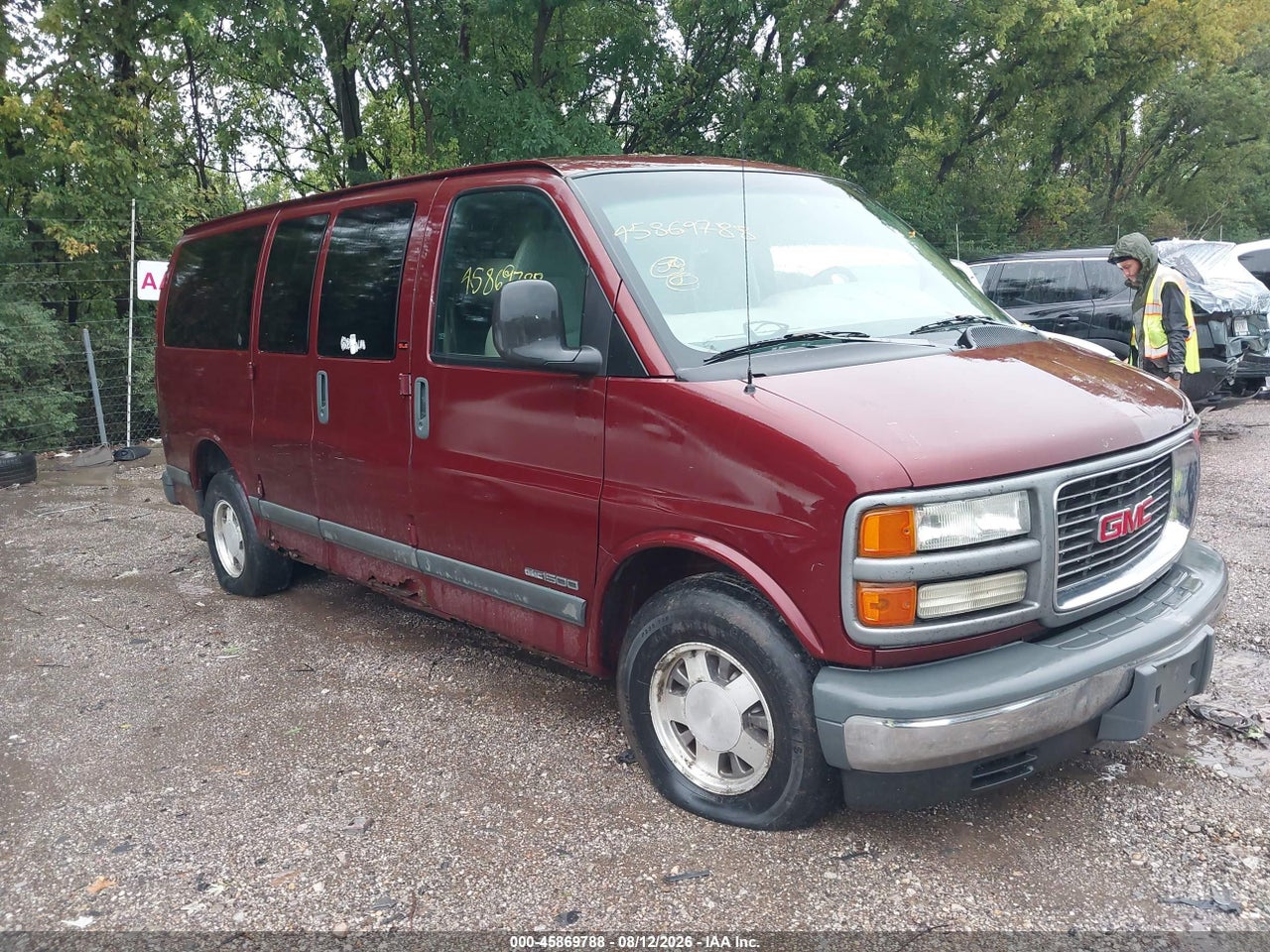 2002 GMC SAVANA PASSENGER STANDARD · 6/11
