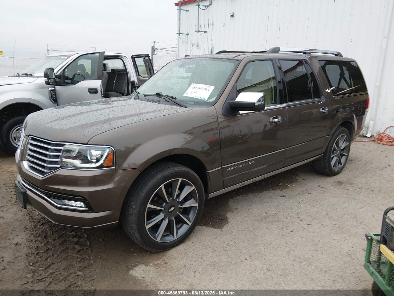 2017 LINCOLN NAVIGATOR L RESERVE · 2/11