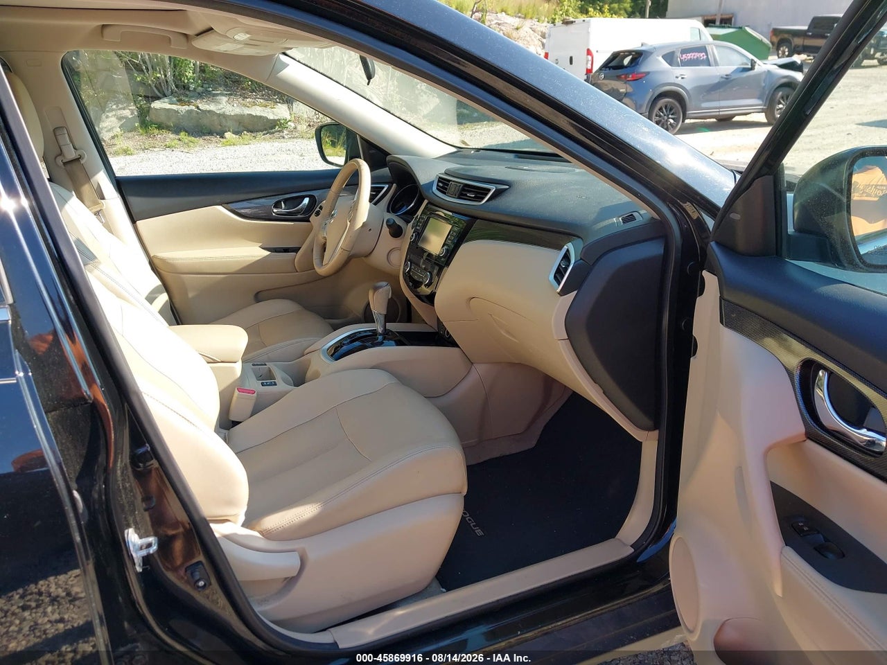 2015 NISSAN ROGUE SL · 5/11