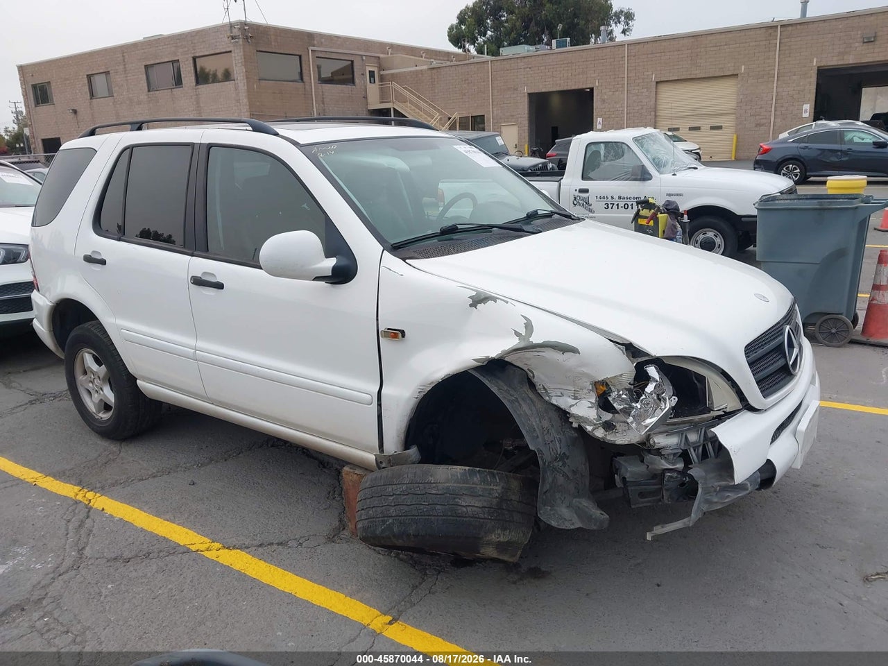 4JGAB54E0YA****** · 2000 MERCEDES-BENZ ML 320