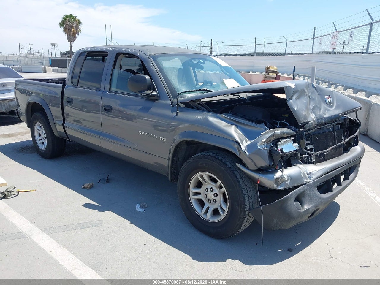 1B7HL48N82S****** · 2002 DODGE DAKOTA SLT