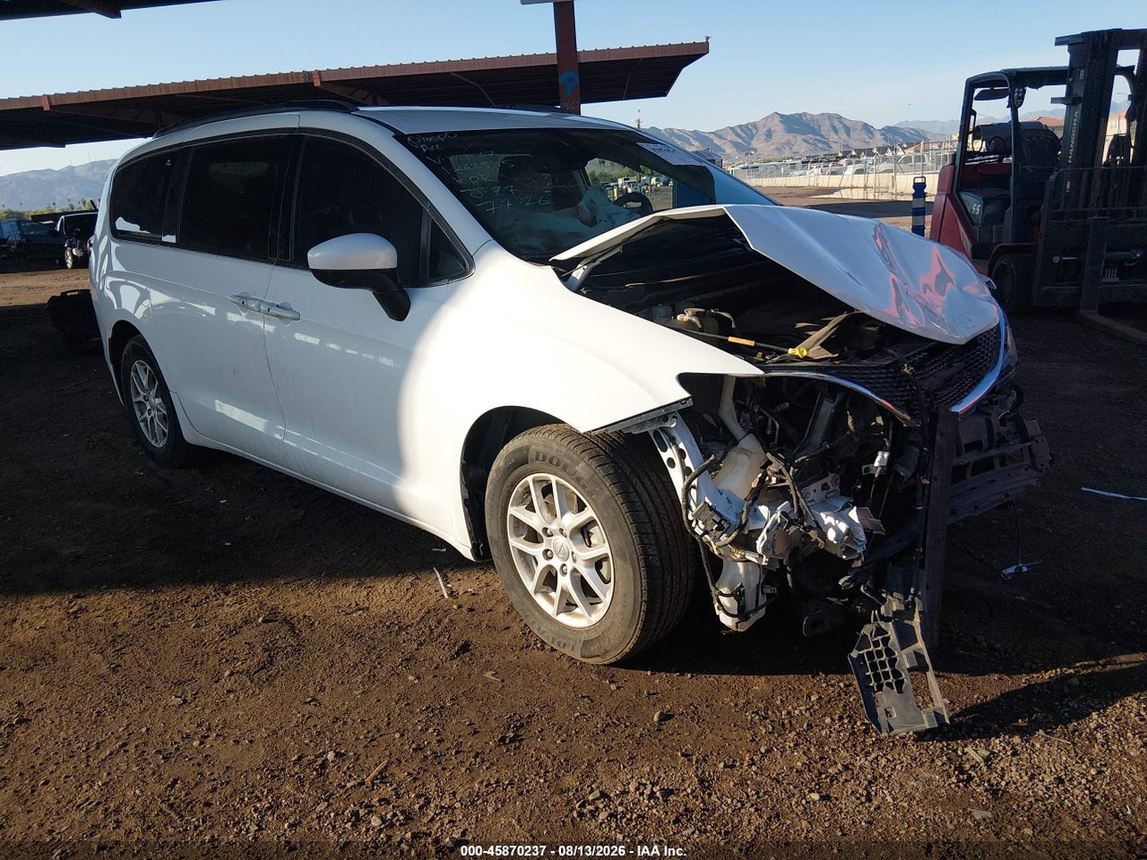 2C4RC1DG1LR****** · 2020 CHRYSLER VOYAGER LXI