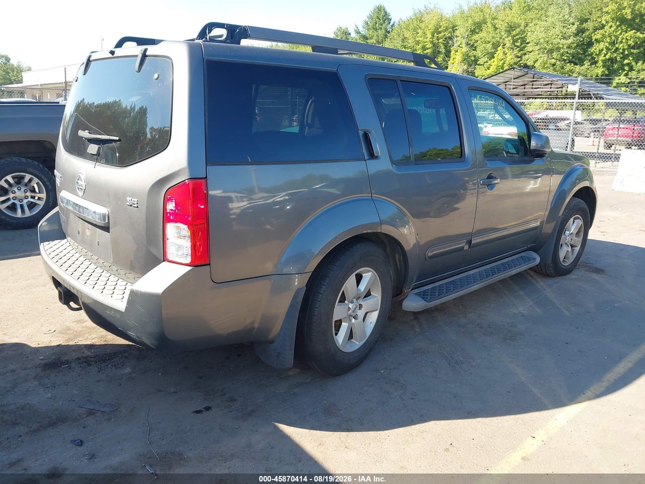 2008 NISSAN PATHFINDER SE · 4/11