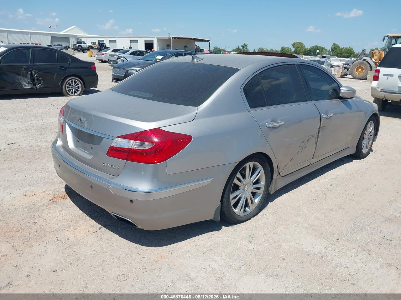 2013 HYUNDAI GENESIS 3.8 · 4/11