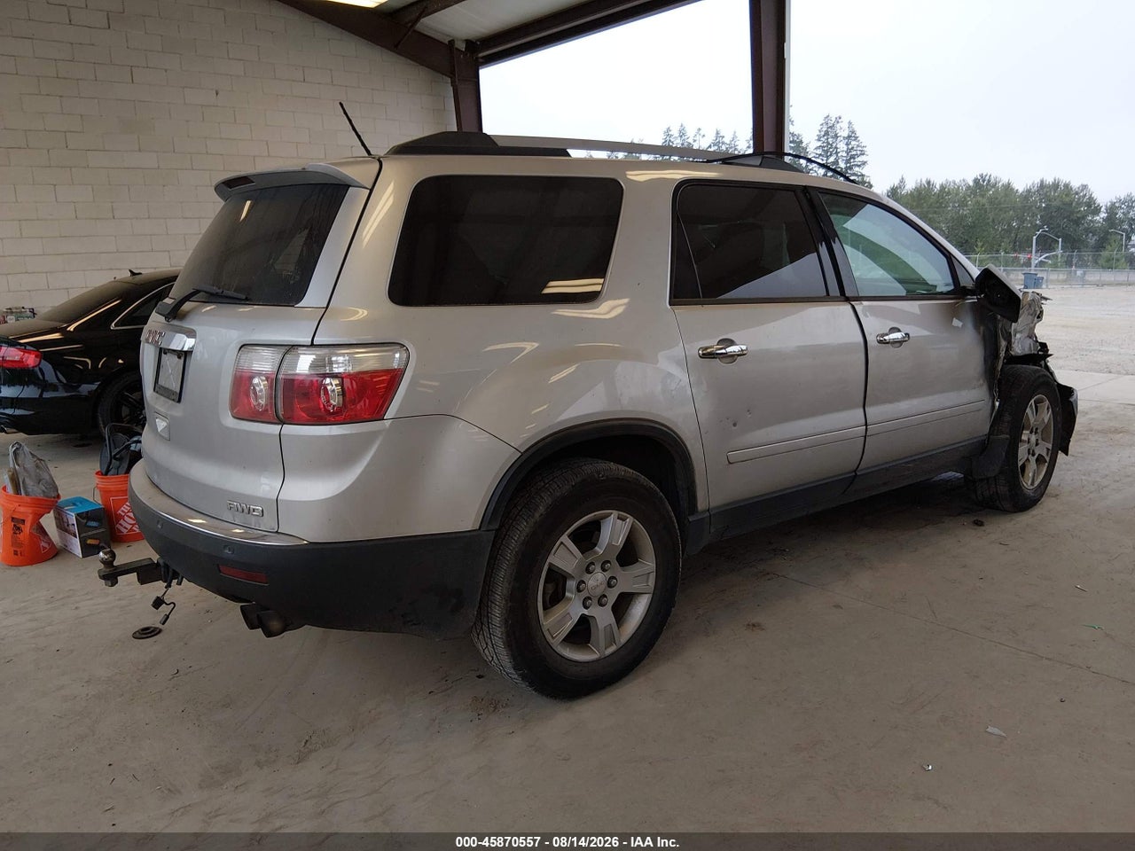 2011 GMC ACADIA SLE · 4/11