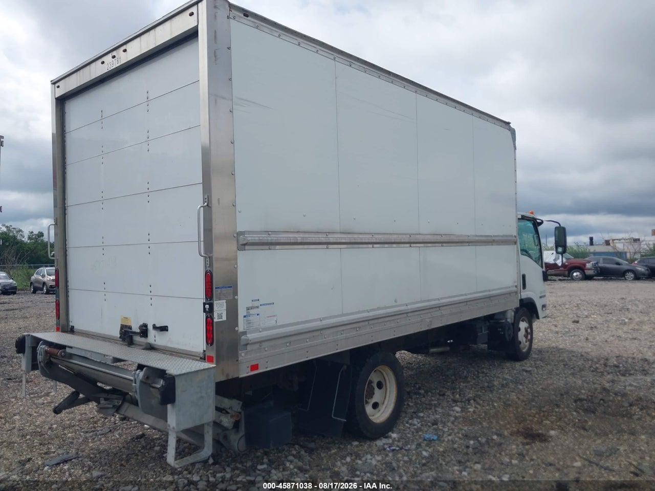 2017 ISUZU NPR HD GAS REG · 4/4