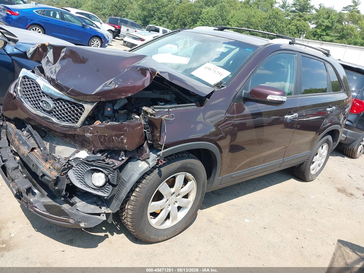 2011 KIA SORENTO LX · 2/4