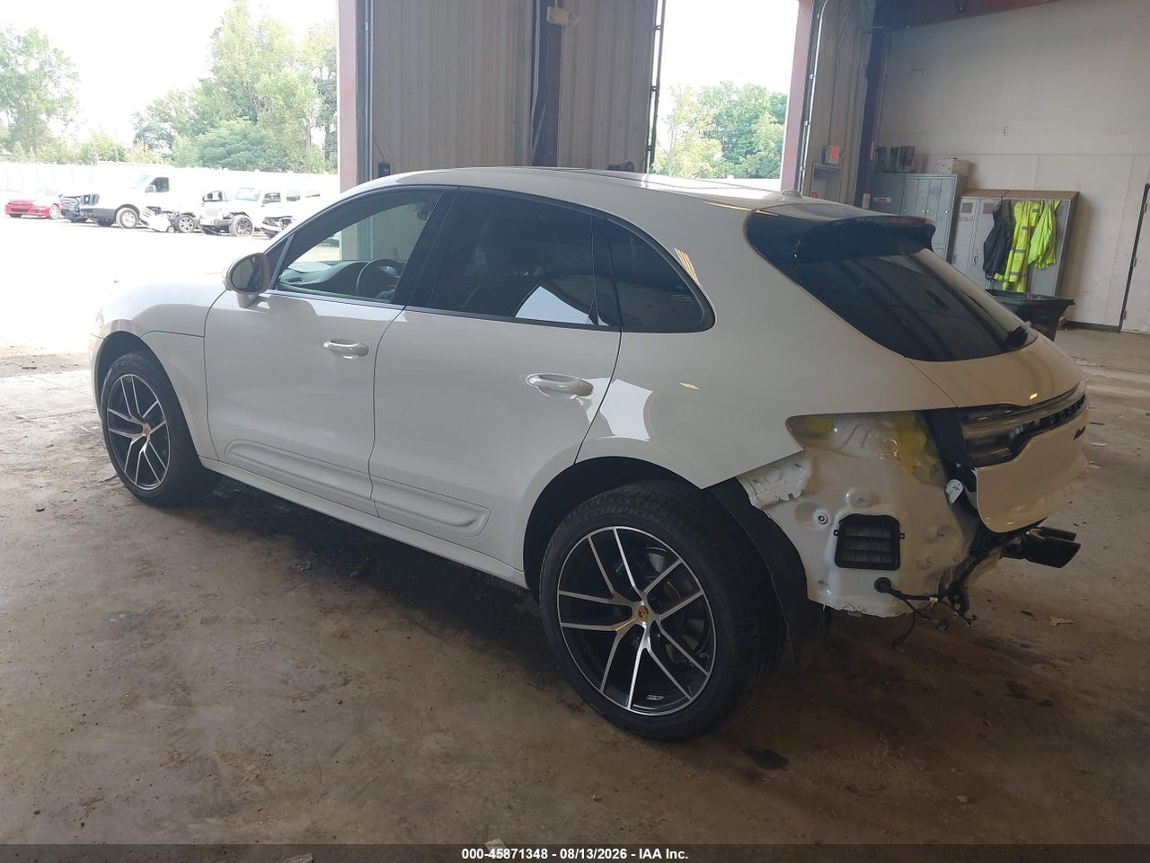2025 PORSCHE MACAN T · 3/11