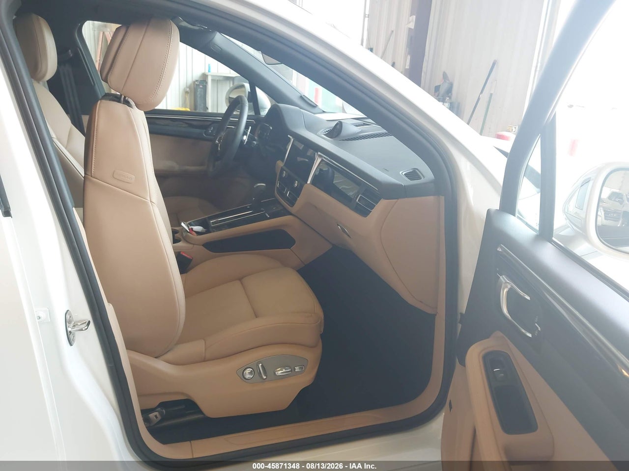 2025 PORSCHE MACAN T · 5/11