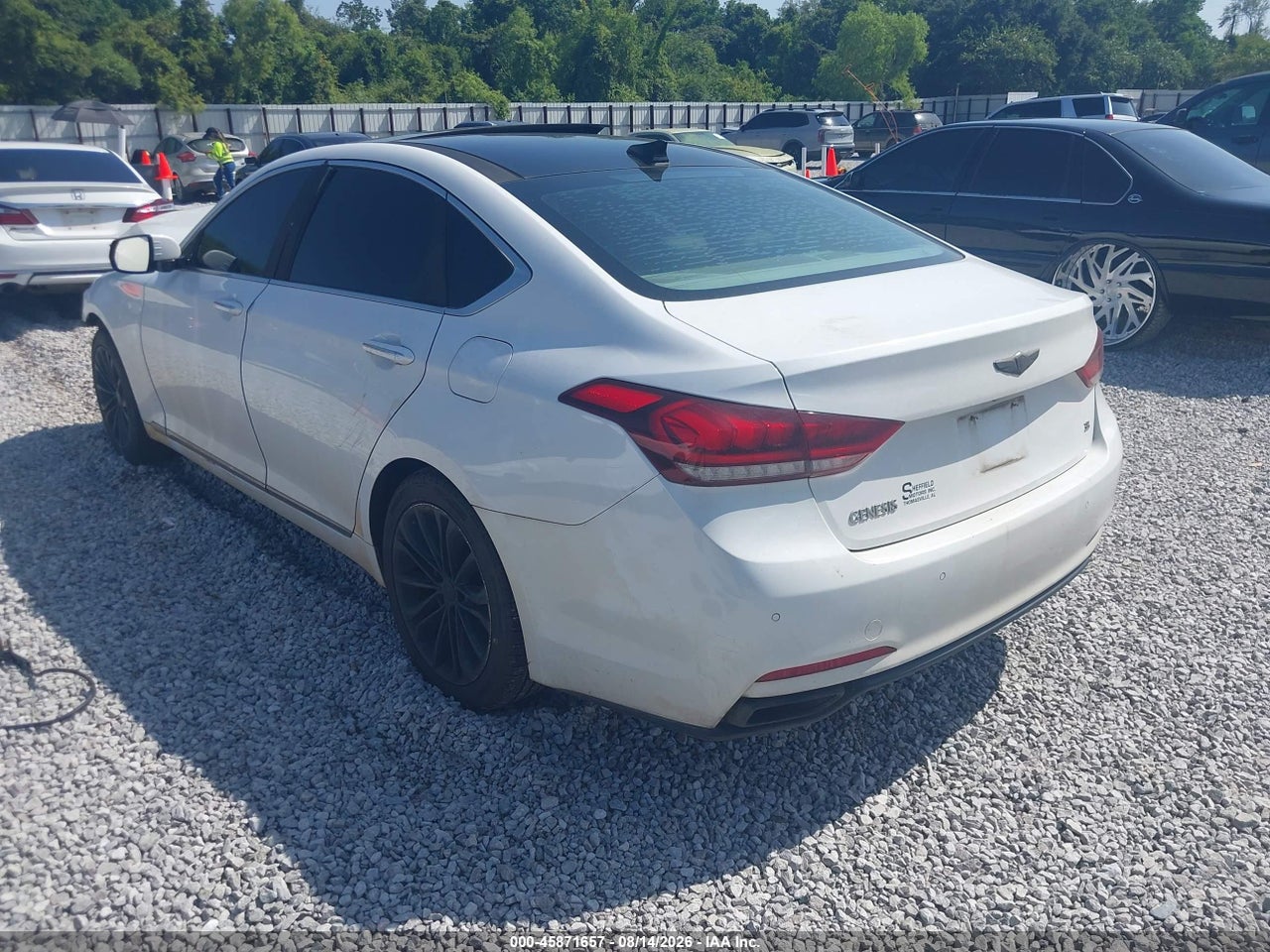2016 HYUNDAI GENESIS 3.8 · 3/10