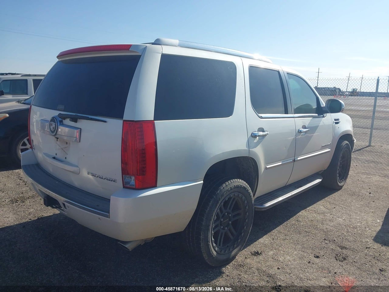 2009 CADILLAC ESCALADE STANDARD · 4/10