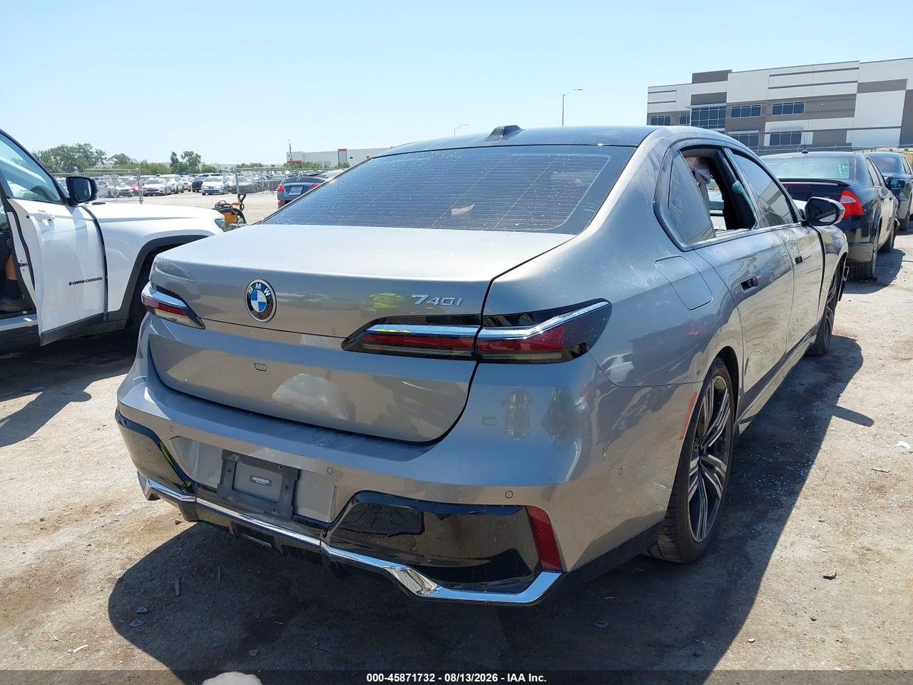 2023 BMW 740 I · 4/10