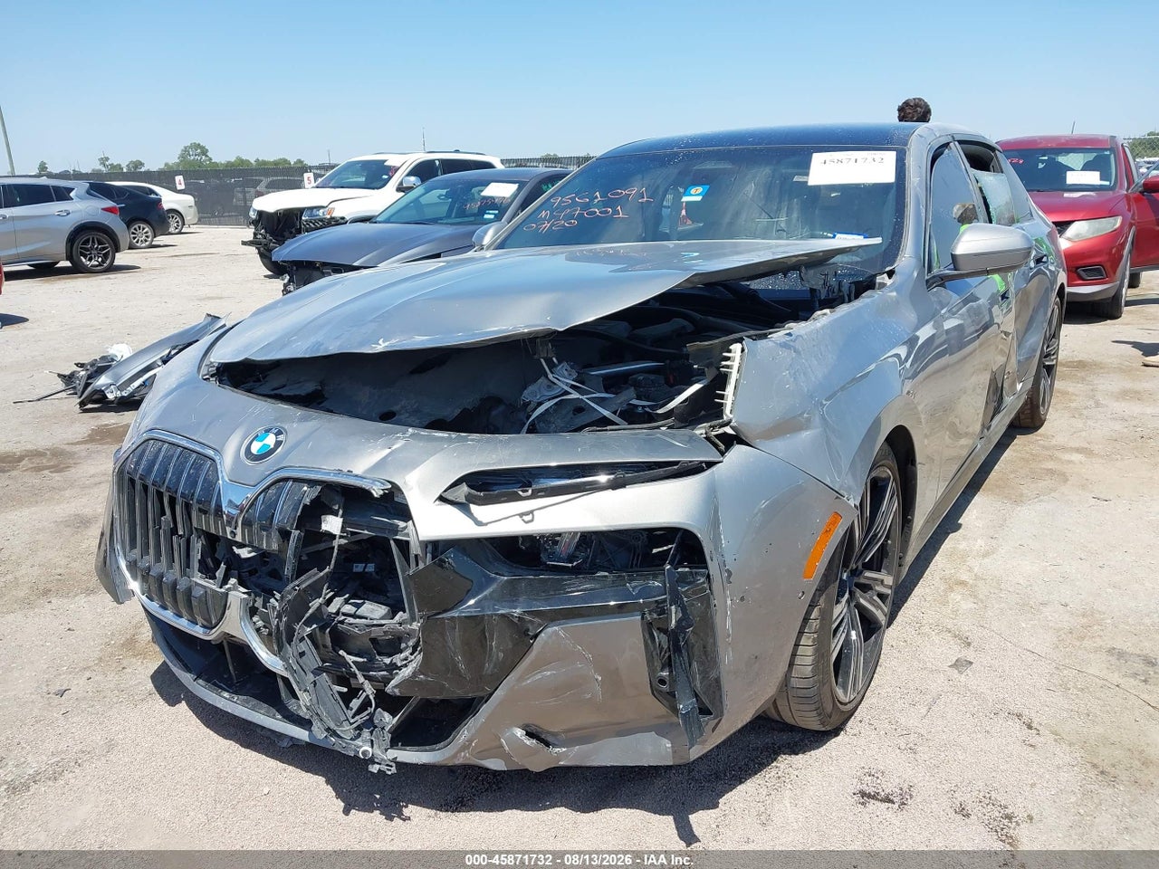 2023 BMW 740 I · 2/10