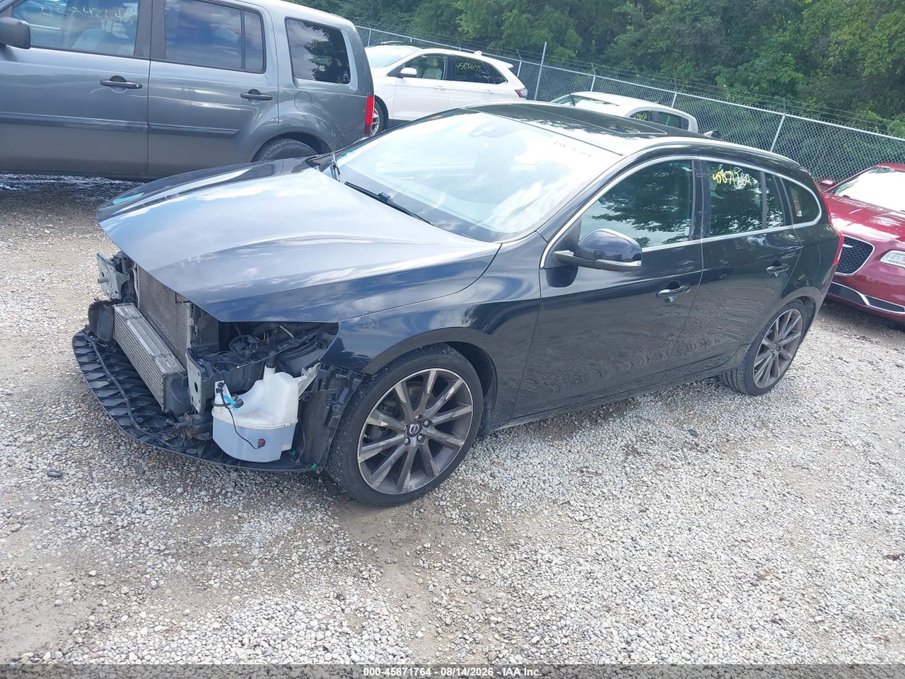 2015 VOLVO V60 T5 PREMIER · 2/11