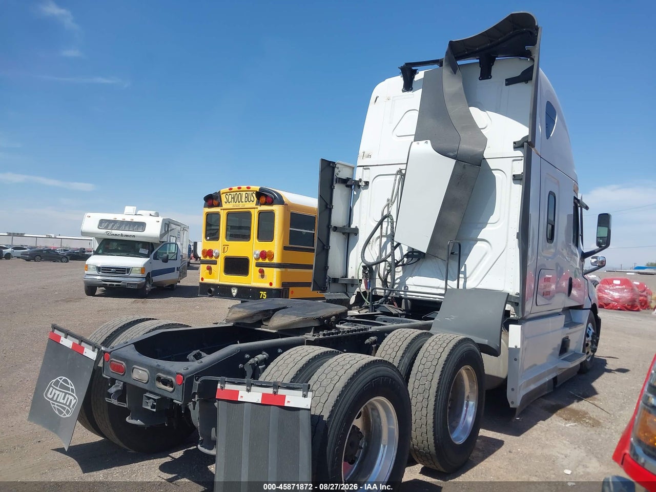 2024 FREIGHTLINER NEW CASCADIA 126   · 4/10