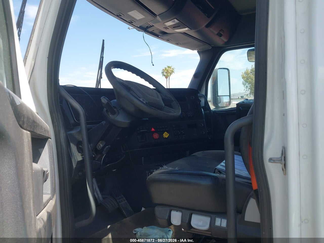 2024 FREIGHTLINER NEW CASCADIA 126   · 5/10