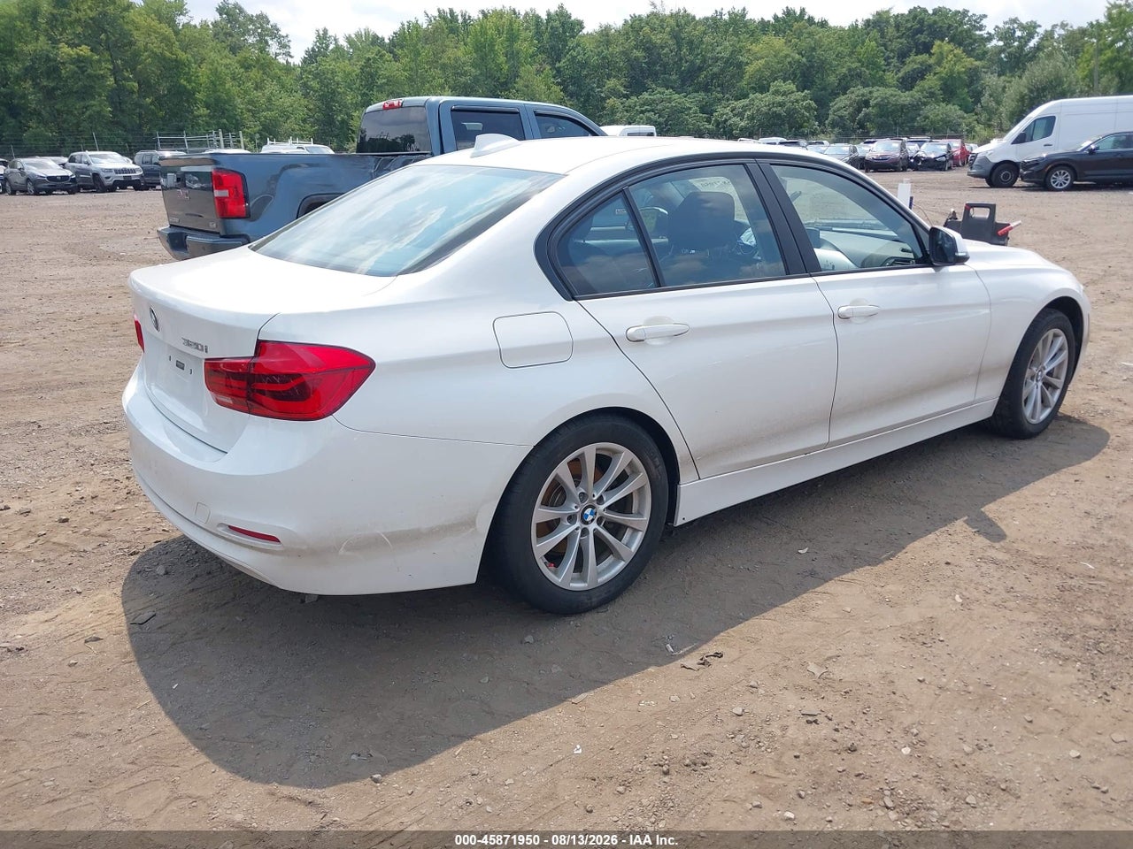 2018 BMW 320I · 4/10