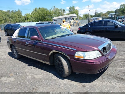 1LNHM82V27Y****** · 2007 LINCOLN TOWN CAR SIGNATURE LIMITED