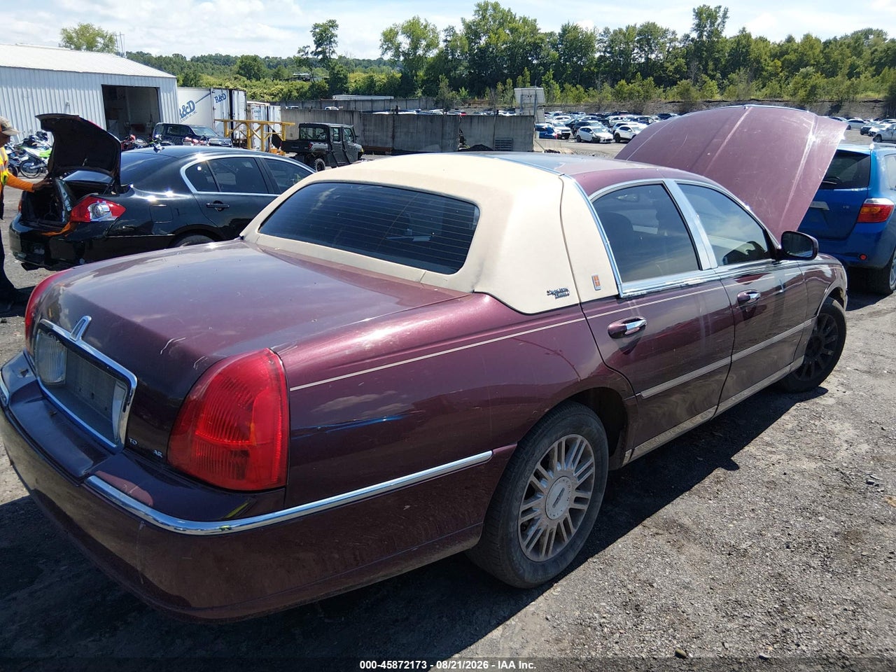2007 LINCOLN TOWN CAR SIGNATURE LIMITED · 4/11