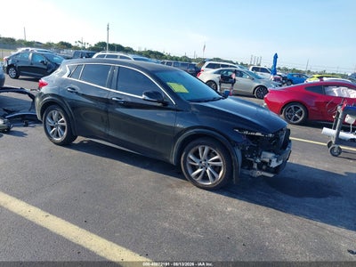 SJKCH5CP5JA****** · 2018 INFINITI QX30 LUXURY