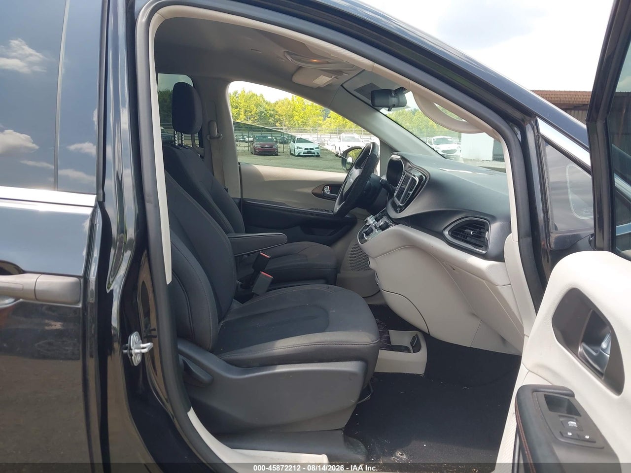 2019 CHRYSLER PACIFICA L · 5/11