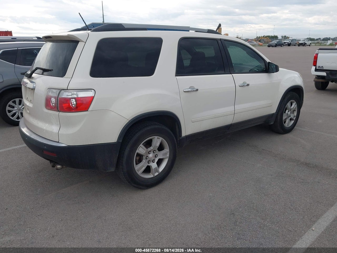 2012 GMC ACADIA SLE · 4/11