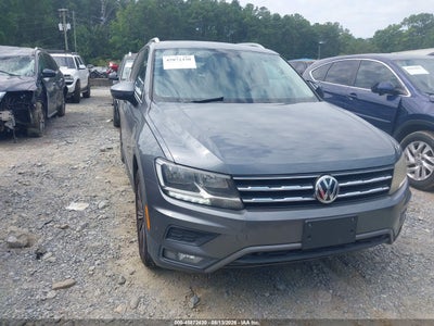 3VV3B7AX6JM****** · 2018 VOLKSWAGEN TIGUAN 2.0T SE/2.0T SEL