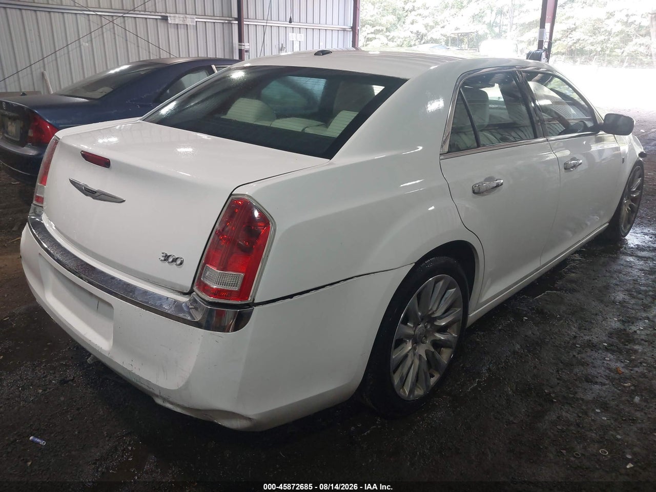 2013 CHRYSLER 300 MOTOWN · 4/10