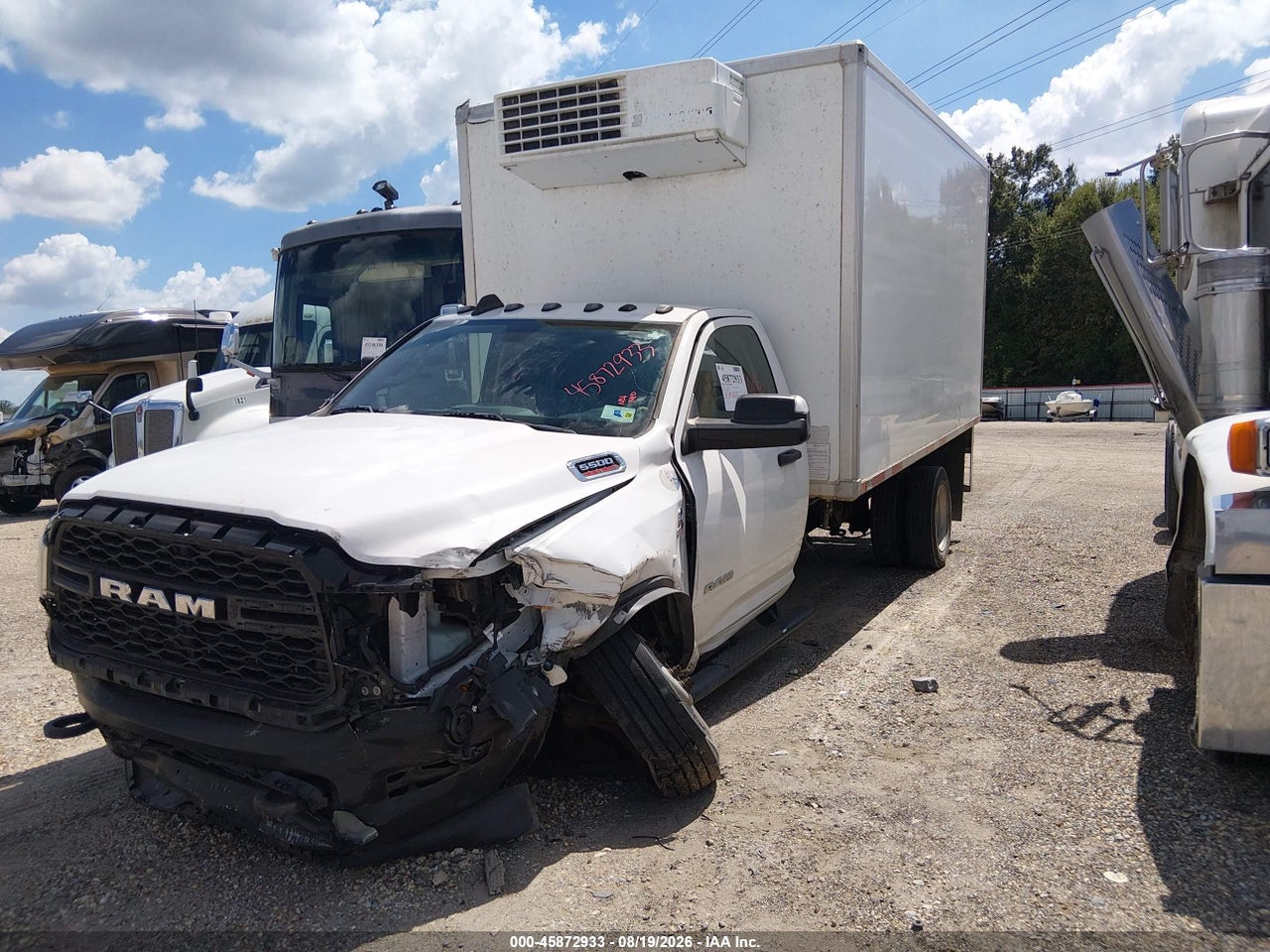 2019 RAM 5500 CHASSIS TRADESMAN/SLT · 2/4
