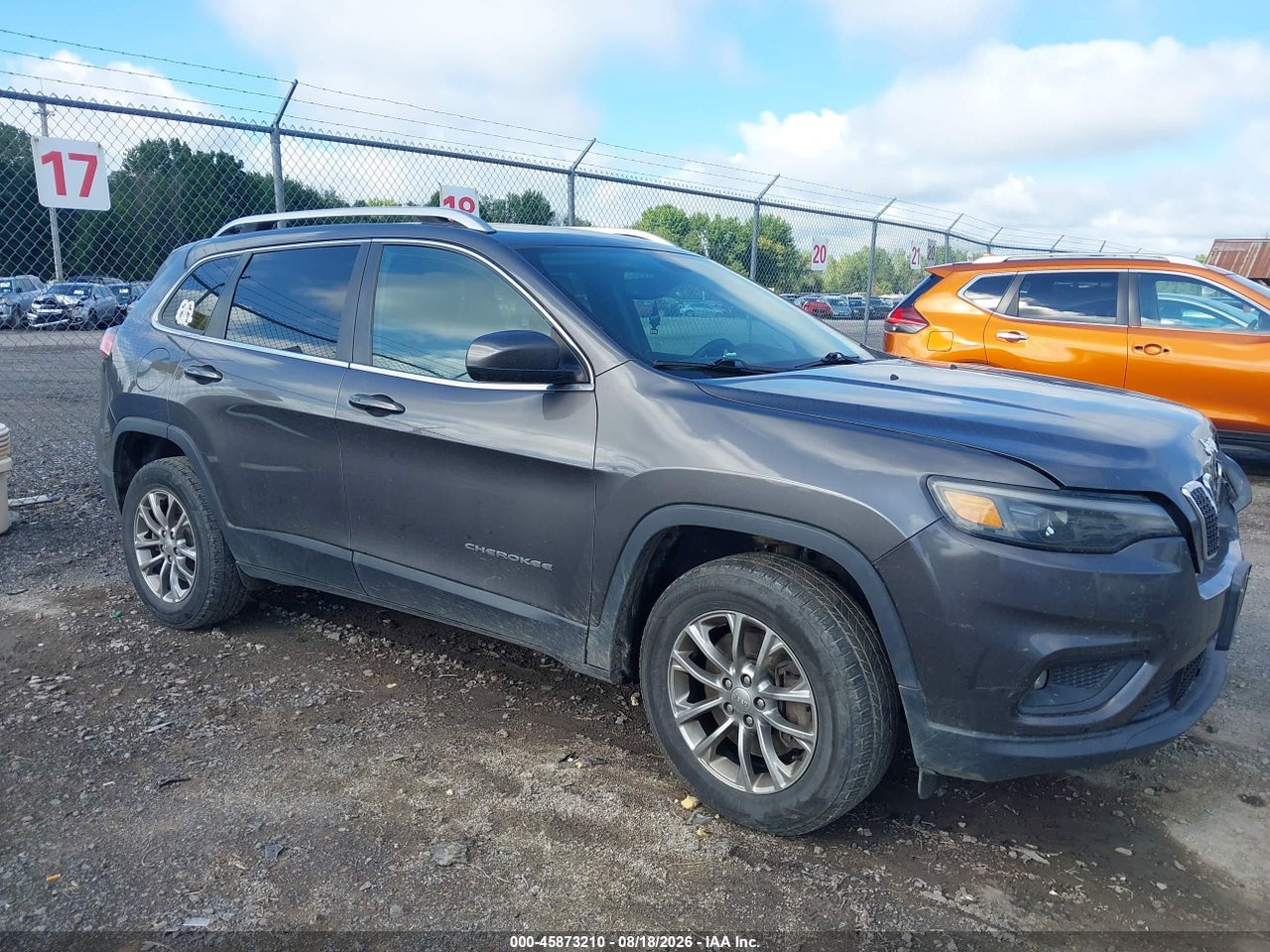 1C4PJMLN0KD****** · 2019 JEEP CHEROKEE LATITUDE PLUS 4X4
