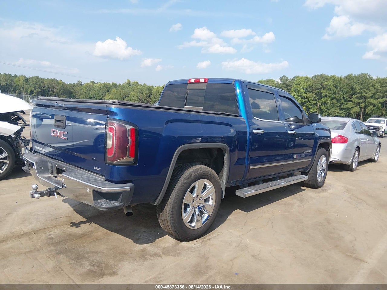 2017 GMC SIERRA 1500 SLT · 4/11