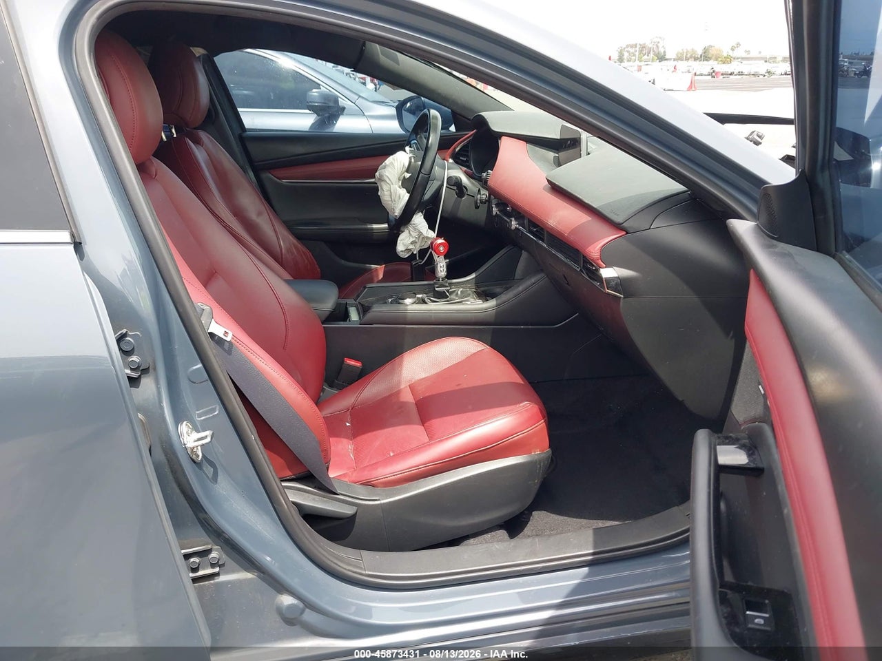 2021 MAZDA MAZDA3 PREMIUM · 5/11
