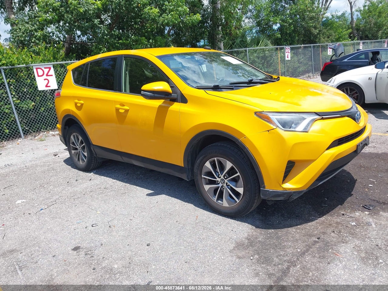 JTMRJREV6JD****** · 2018 TOYOTA RAV4 HYBRID LE