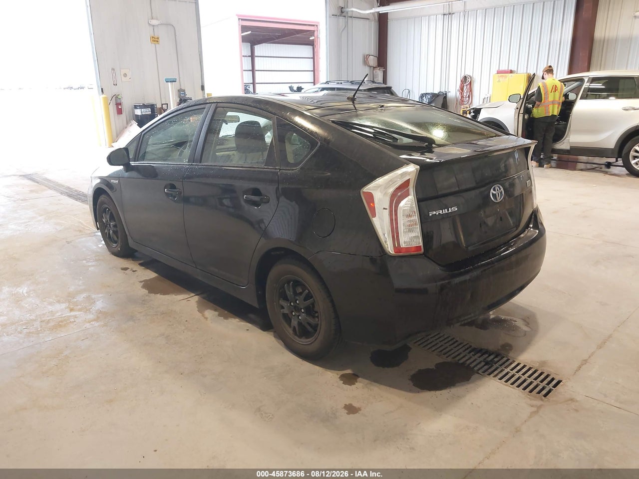 2014 TOYOTA PRIUS TWO · 3/3
