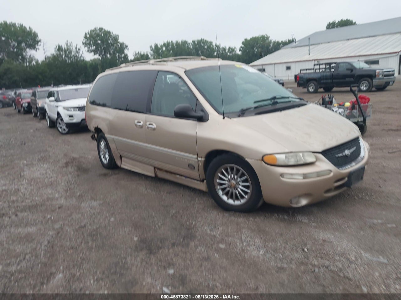 1C4GP64L3YB****** · 2000 CHRYSLER TOWN &amp; COUNTRY LIMITED