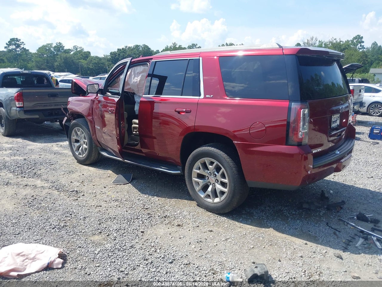 2017 GMC YUKON SLT · 3/11