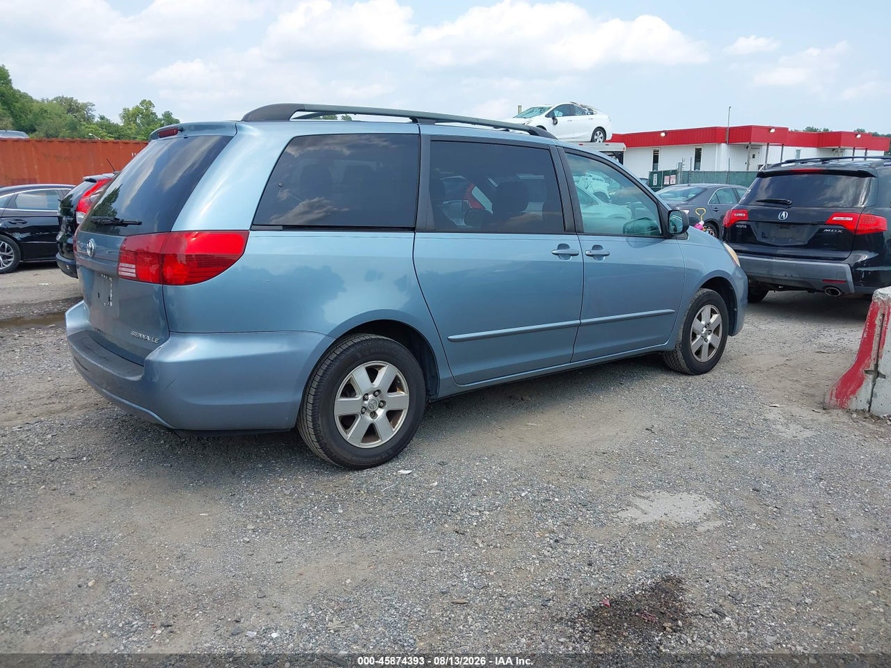 2005 TOYOTA SIENNA LE · 4/11