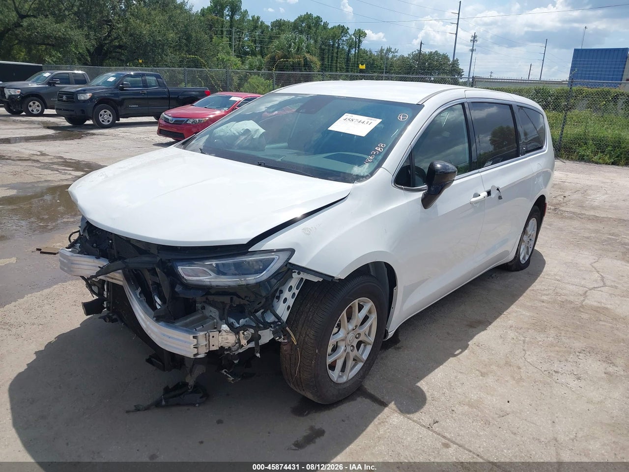 2C4RC1BG2TR****** · 2026 CHRYSLER PACIFICA SELECT · 2/10