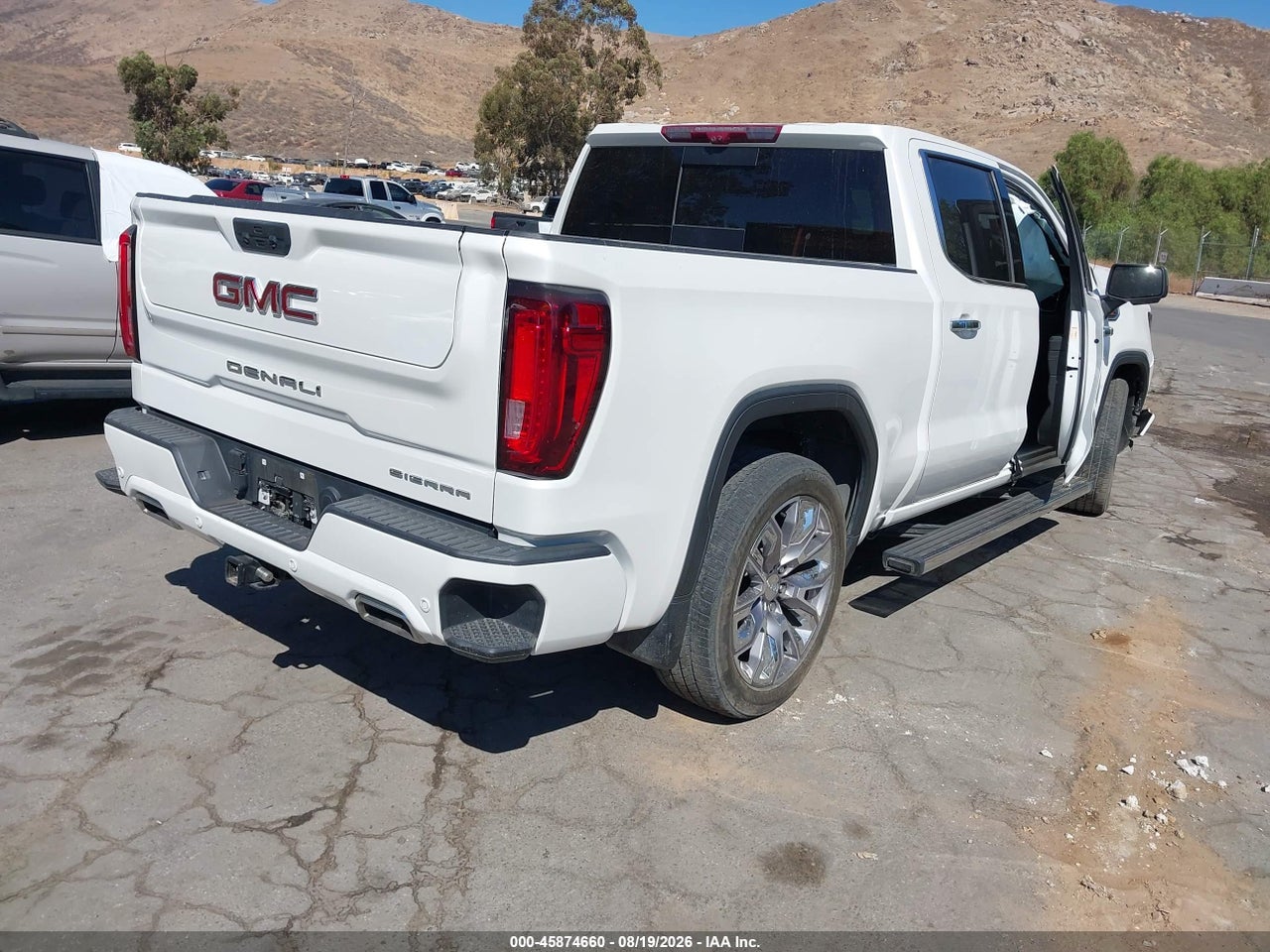 2023 GMC SIERRA 1500 4WD  SHORT BOX DENALI · 4/11