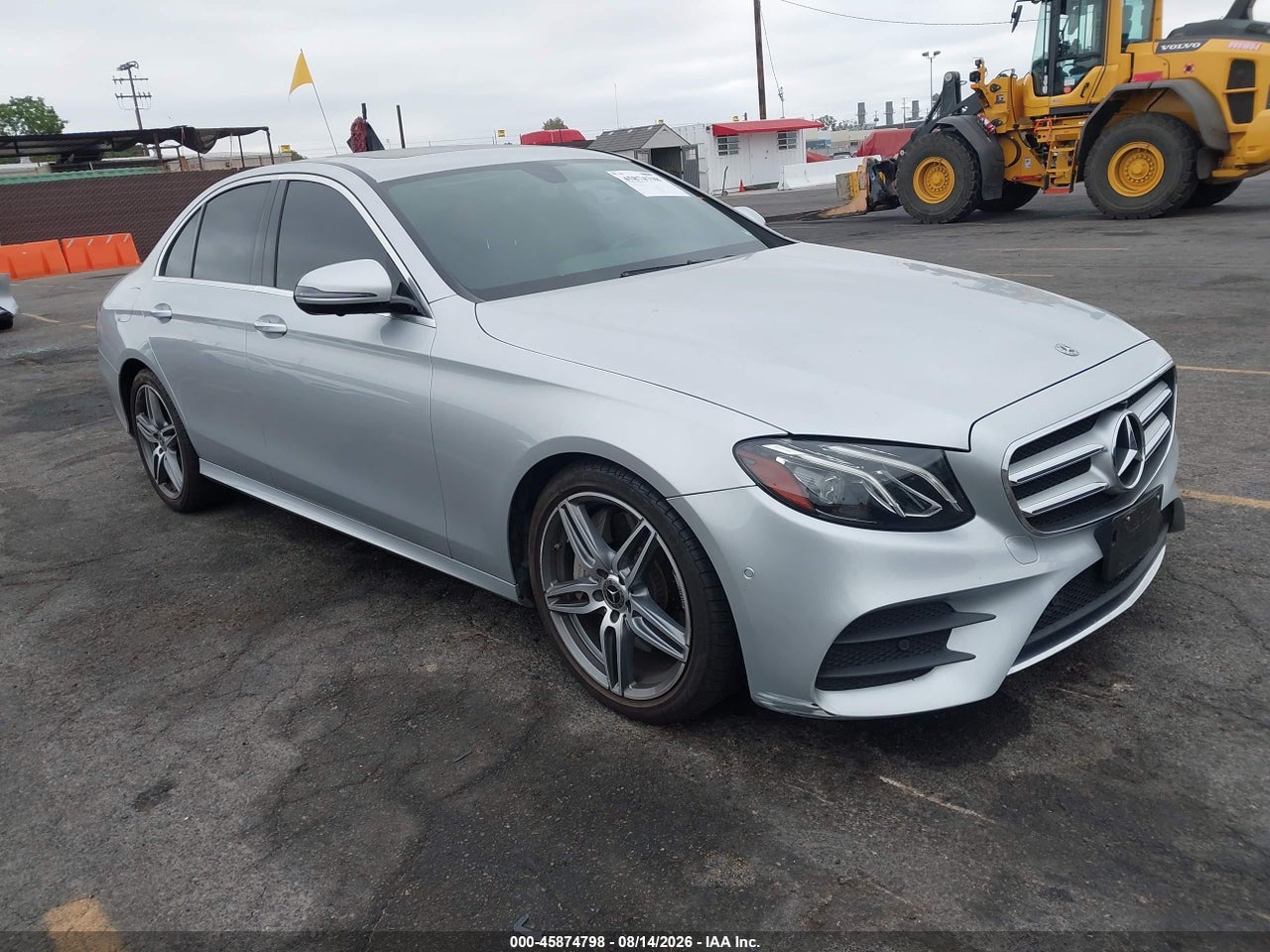 WDDZF4JB5KA****** · 2019 MERCEDES-BENZ E 300
