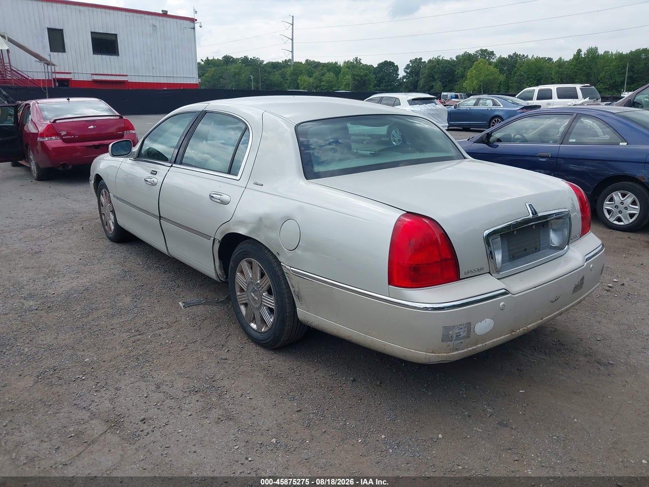 2004 LINCOLN TOWN CAR ULTIMATE · 3/11