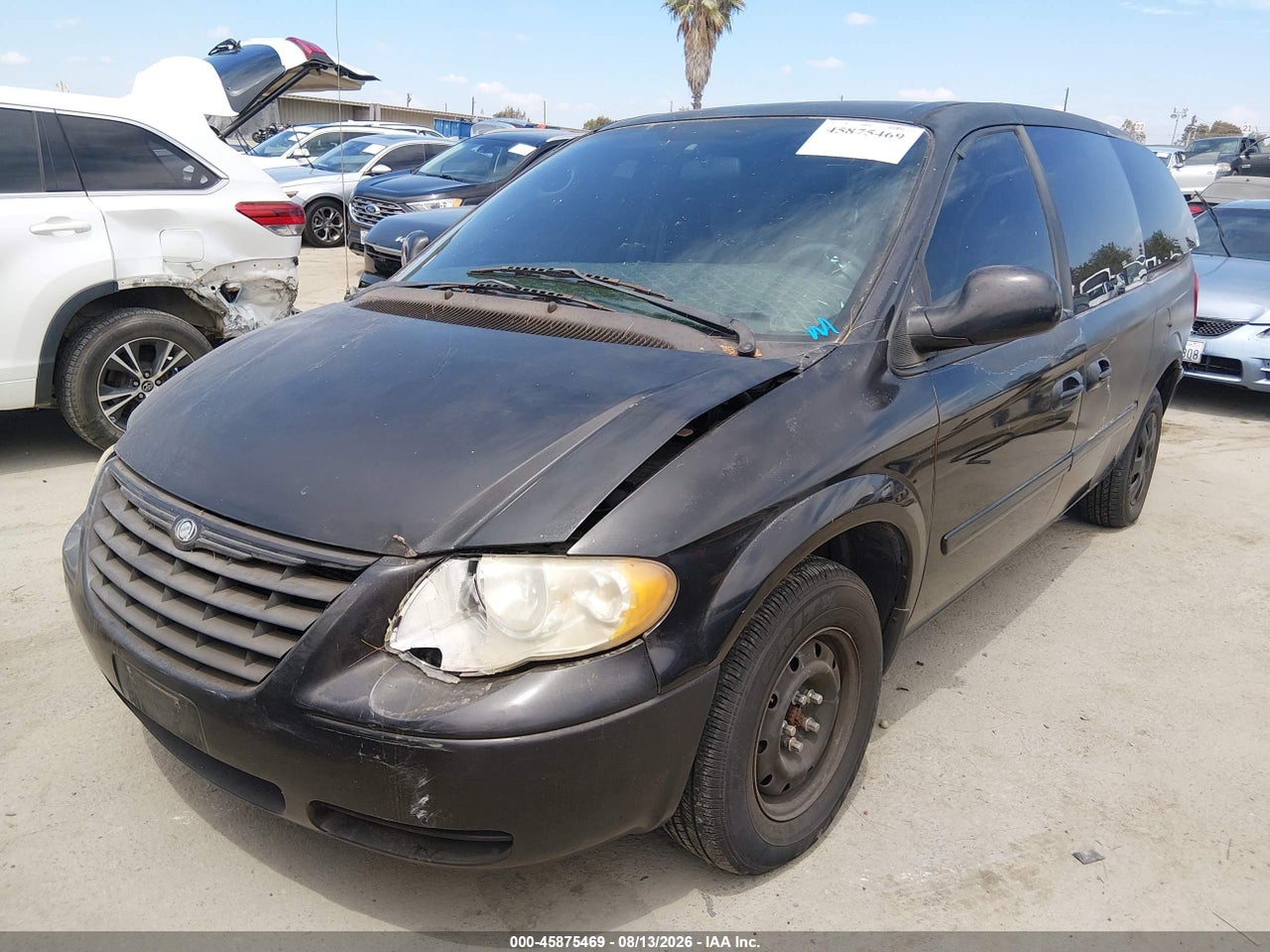 2005 CHRYSLER TOWN &amp; COUNTRY LX · 2/10