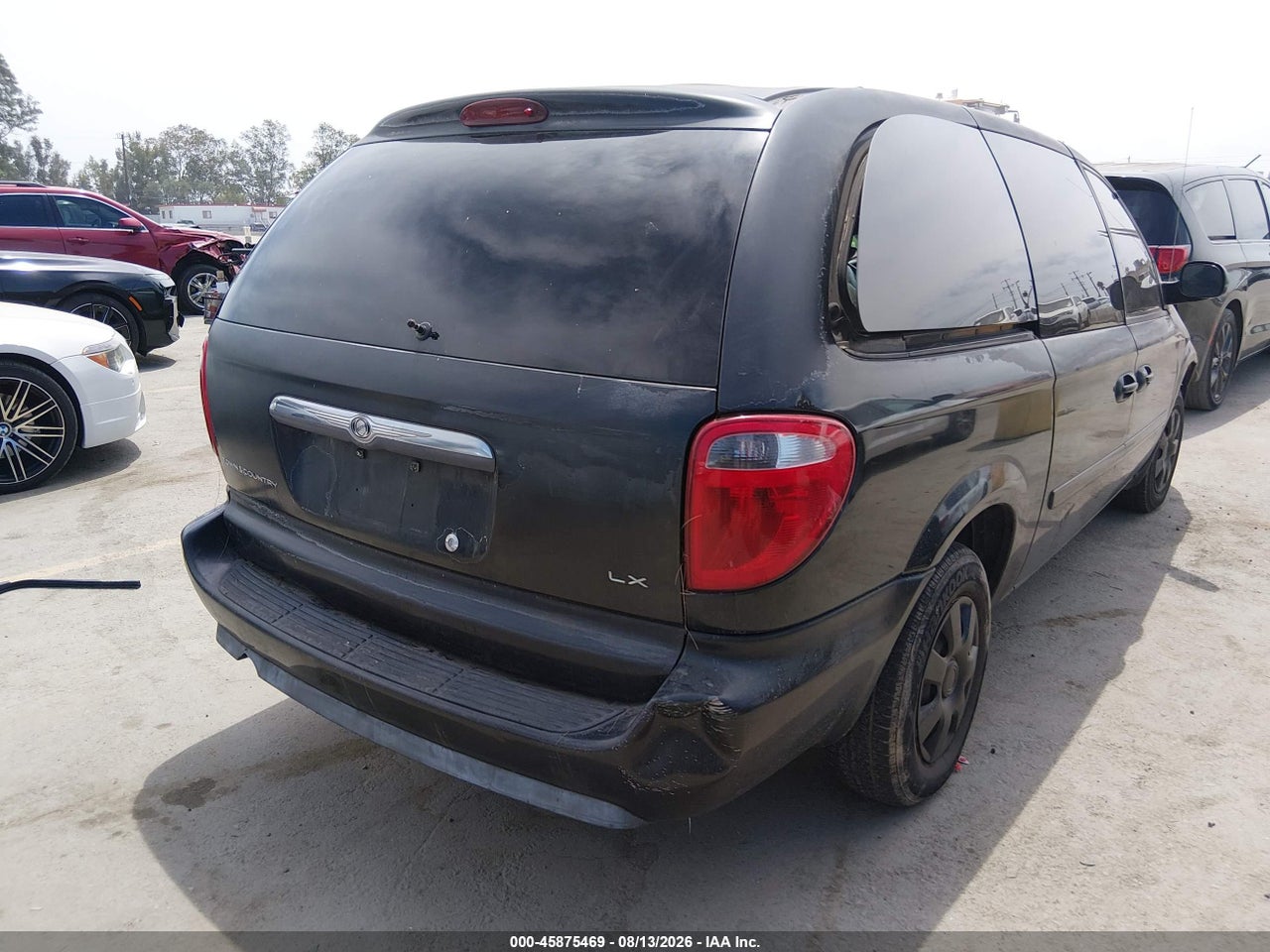 2005 CHRYSLER TOWN &amp; COUNTRY LX · 4/10