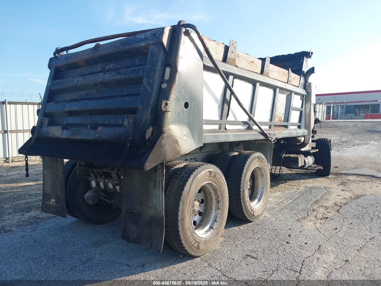 2004 INTERNATIONAL 7000 7600 · 4/10