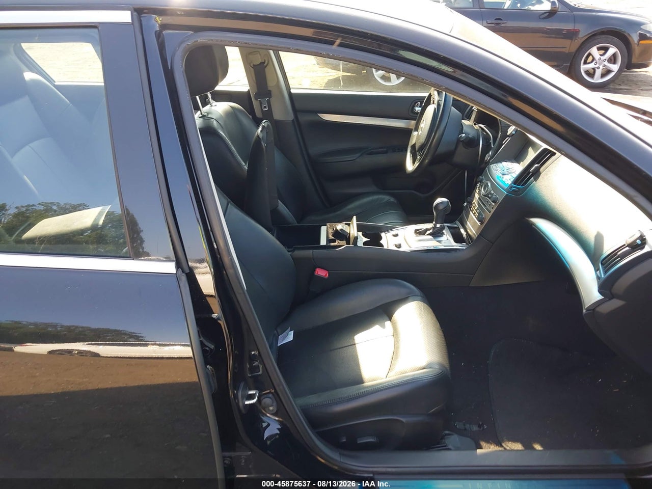 2015 INFINITI Q40   · 5/11