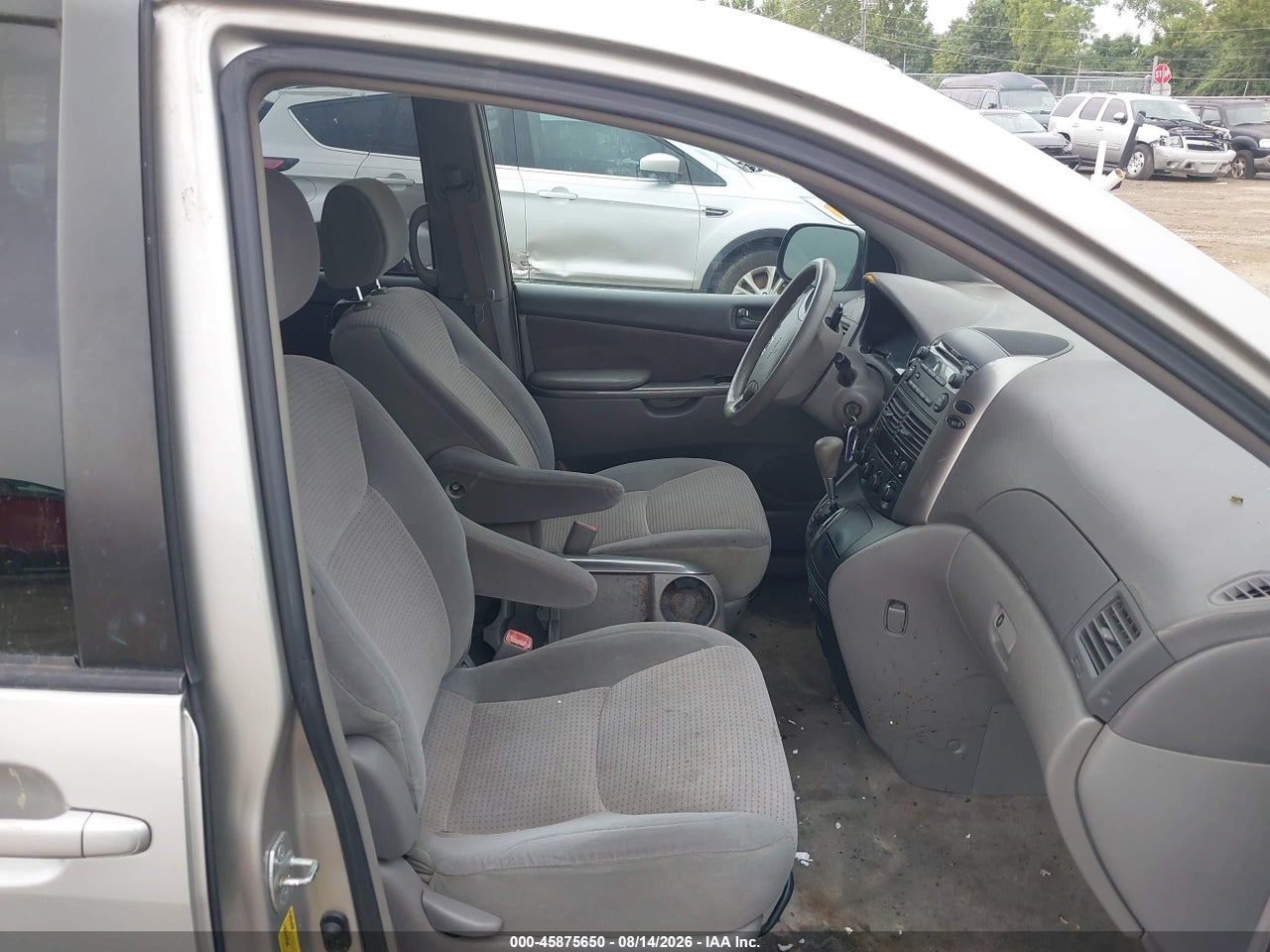 2006 TOYOTA SIENNA LE · 5/11
