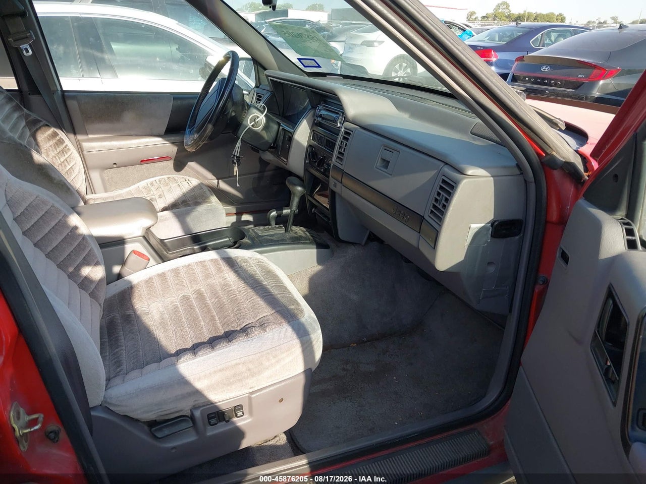 1993 JEEP GRAND CHEROKEE LAREDO · 5/11