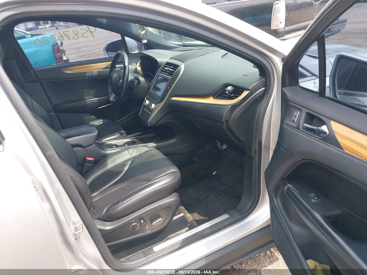 2016 LINCOLN MKC SELECT · 5/11