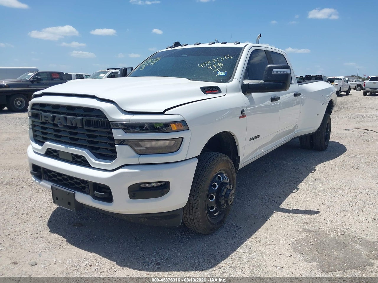 2026 RAM 3500 LONE STAR  4X4 8' BOX · 2/4