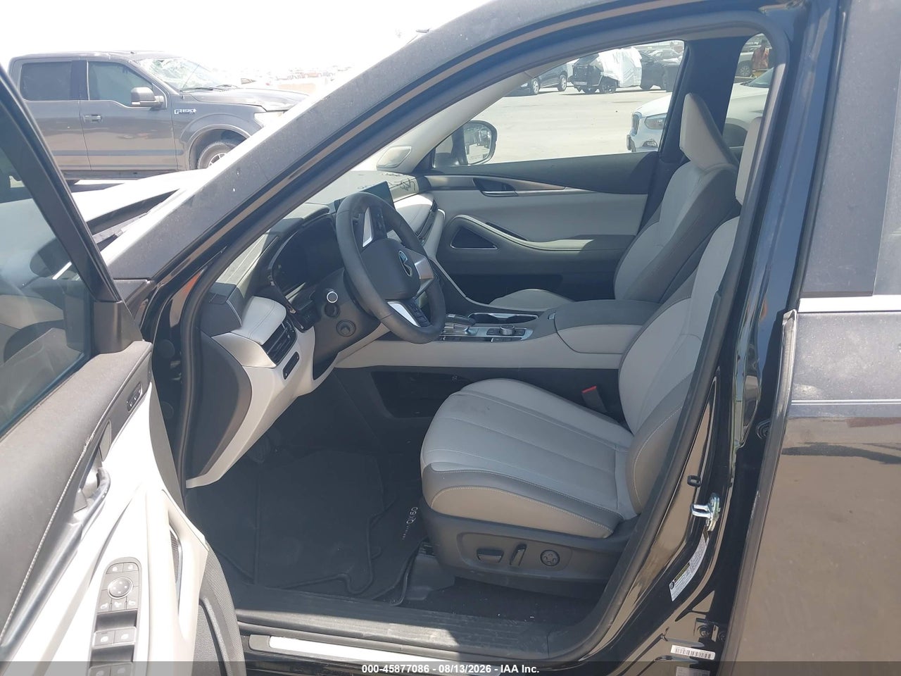 2026 INFINITI QX60 LUXE · 5/10